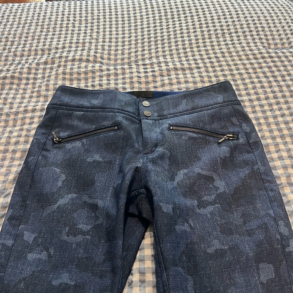 Obermeyer Women’s Ski jacket and pants - Picture 10 of 12